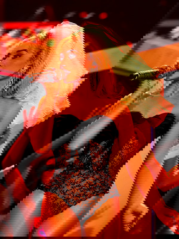 sabrinacarpenter sabrinacarpenter archive image