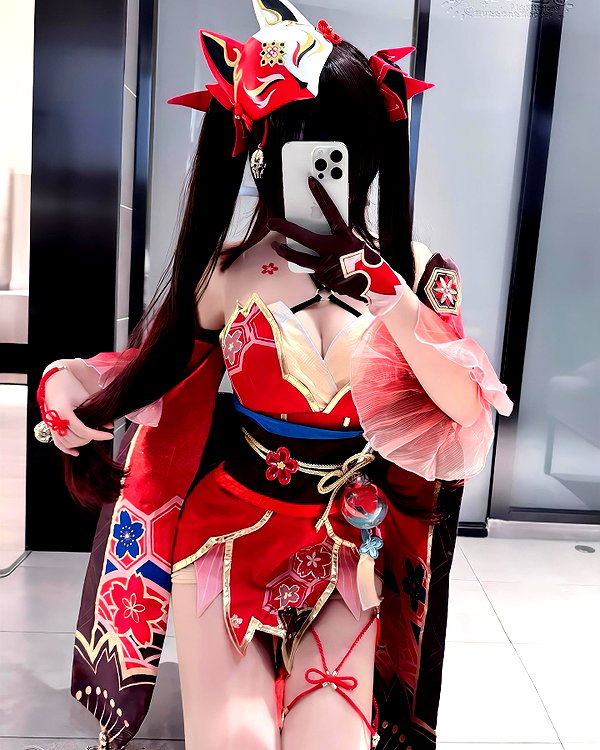 gallery_cosplayer instagram image archive image
