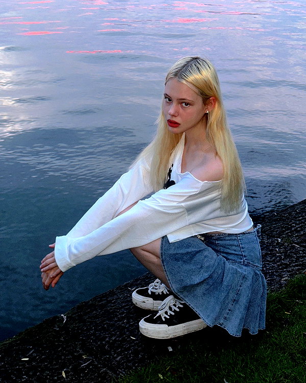 alisen.mari instagram image archive image