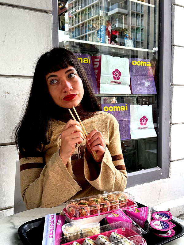 romi_henenson instagram image archive image