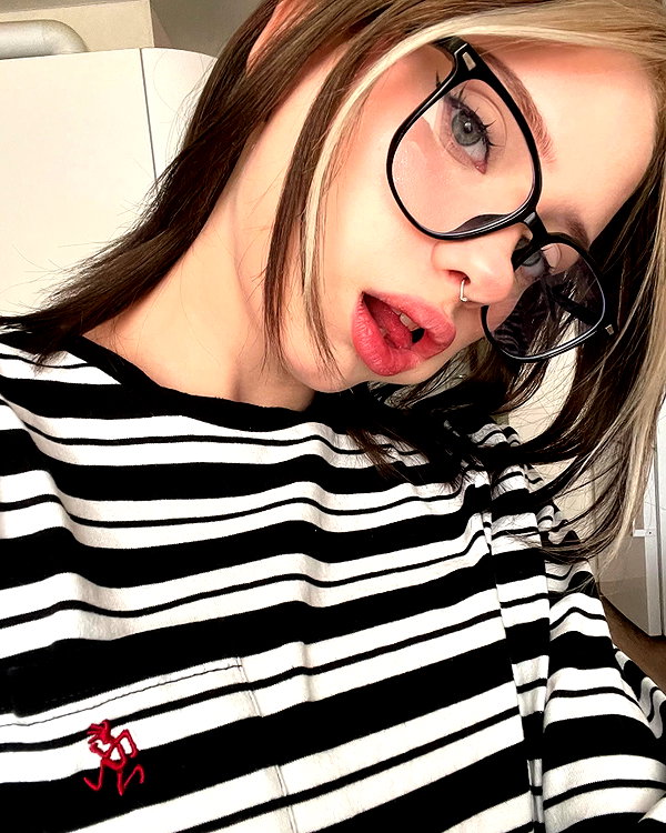 lip.sash instagram image archive image