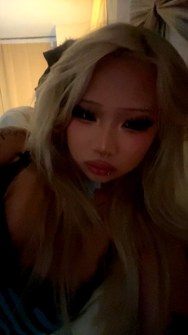 Archived image from @lovemeize on Instagram