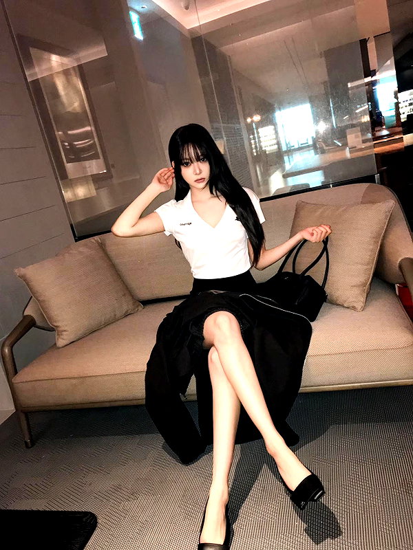 hhh.e_c.v instagram image archive image