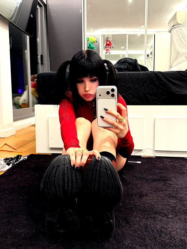 nicoleponyxo instagram image archive image
