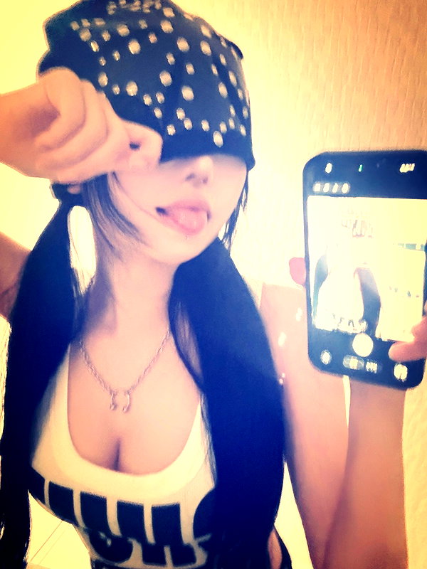 9unxx7 instagram image archive image