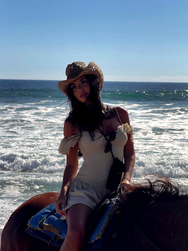 zoeliss instagram image archive image