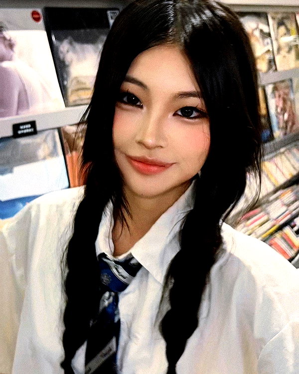 ll.lu1s instagram image archive image