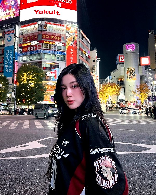 emily.ghoul instagram image archive image