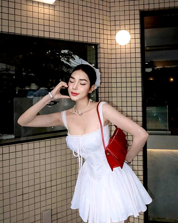lyhythuedoxinh instagram image archive image