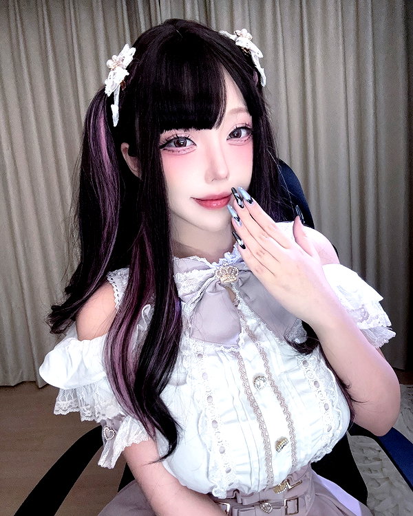 Archived image from @takomayuyi on Instagram
