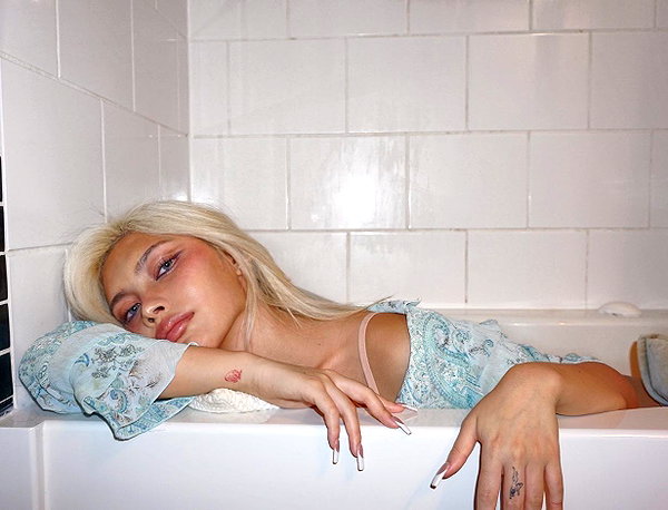 diakimeko instagram image archive image