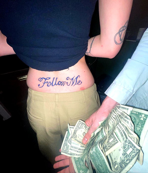 Archived image from @lolabllue on Instagram