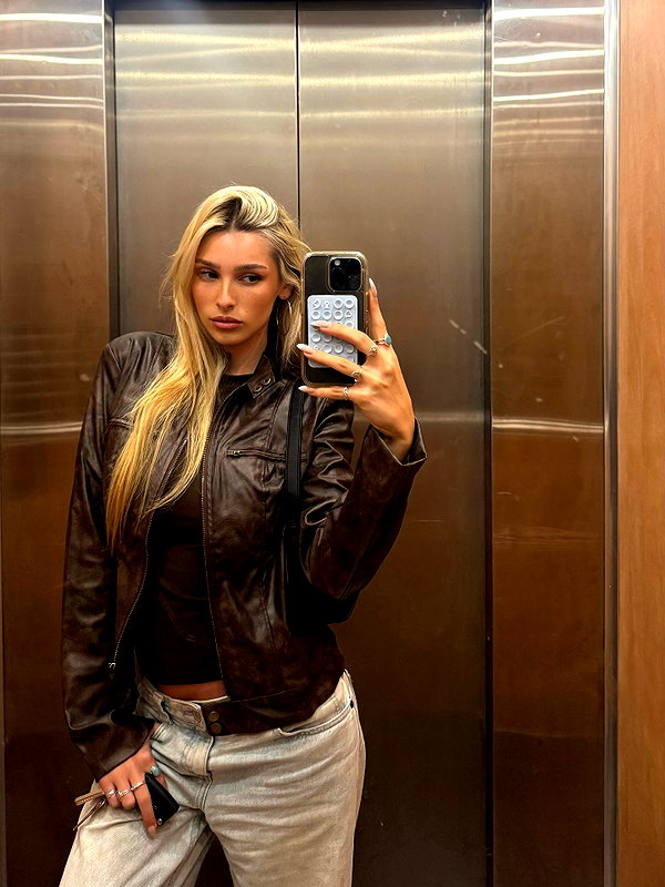 ella_netzer8 instagram image archive image