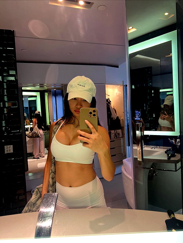katiele.fit instagram image archive image