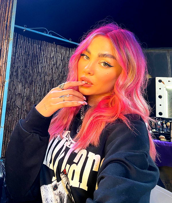 maya.keyy instagram image archive image