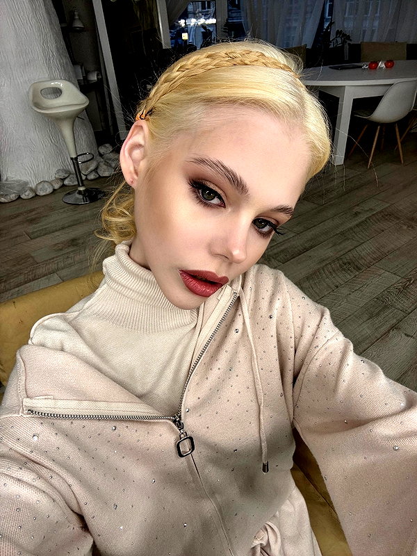 alisen.mari instagram image archive image