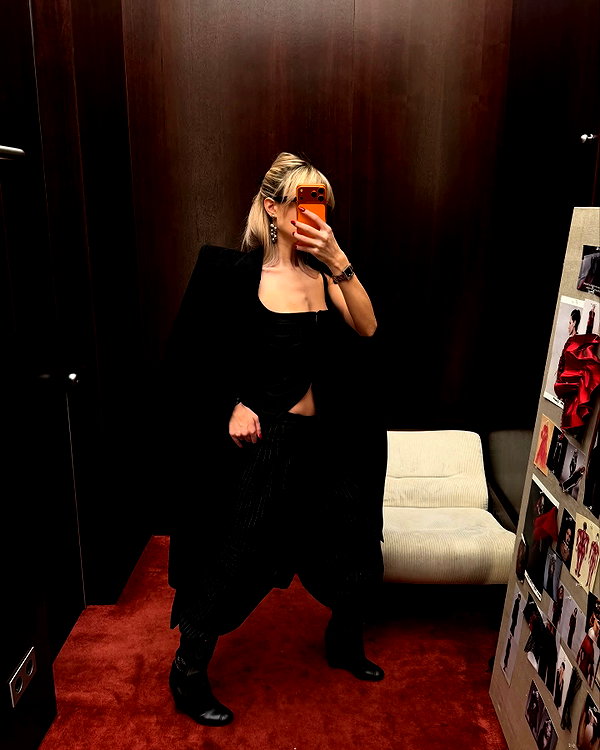 kkwwwv instagram image archive image