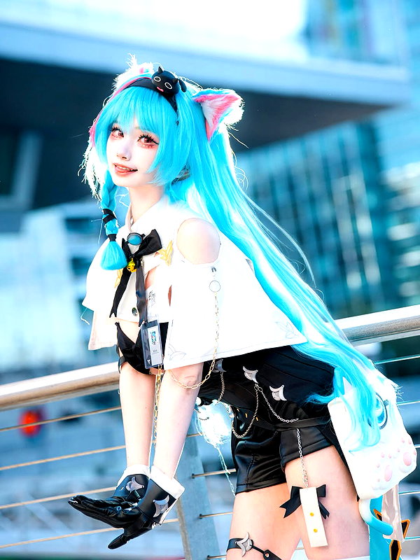 xier_cos instagram image archive image