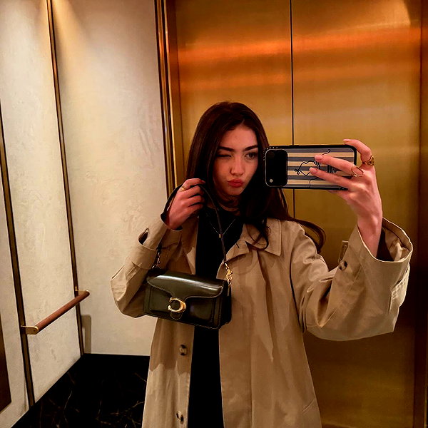 elizabrowne_ instagram image archive image