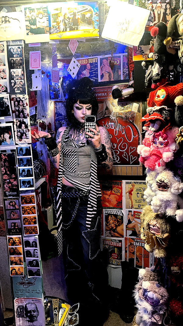 yeahimcaroline instagram image archive image