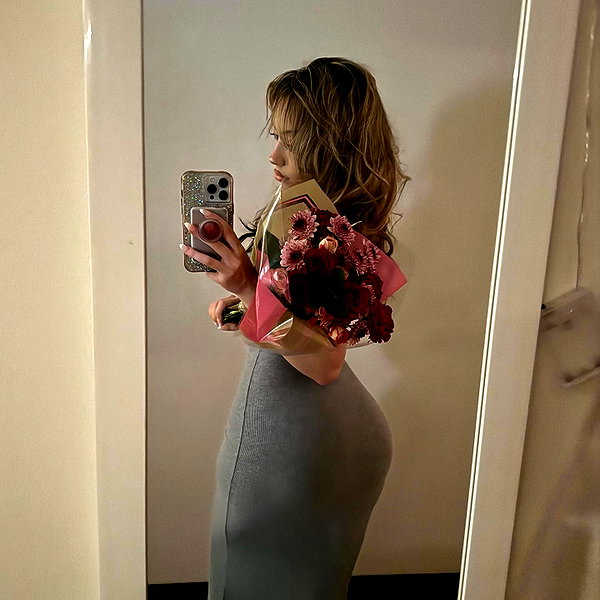 v.qx instagram image archive image