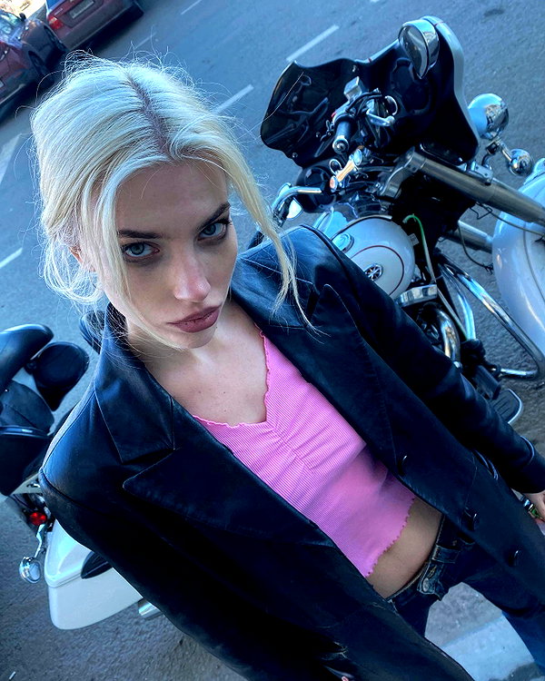 alien.hanna instagram image archive image