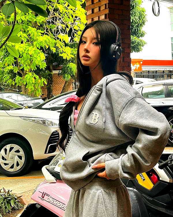 ll.lu1s instagram image archive image