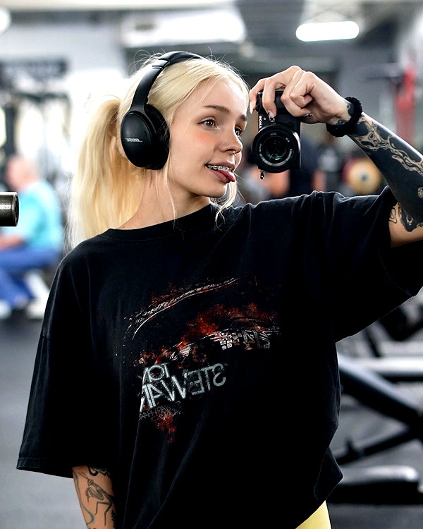 peachtoot.plz instagram image archive image