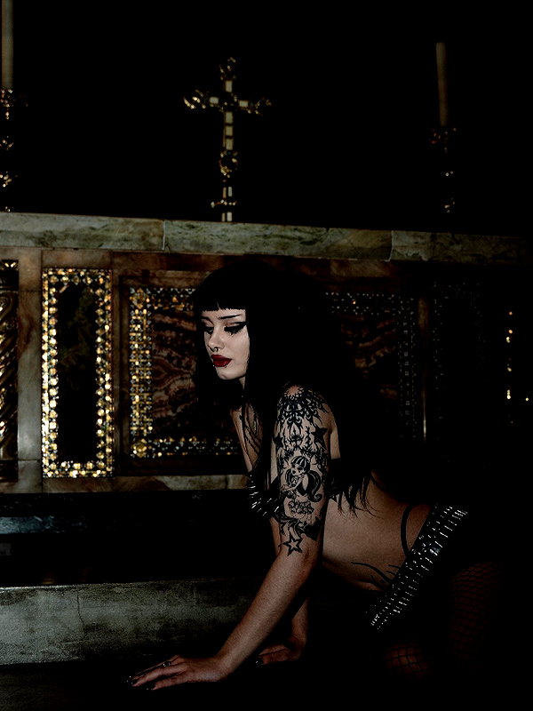 livindeadyaz instagram image archive image
