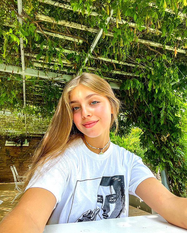 mishel_d_ instagram image archive image