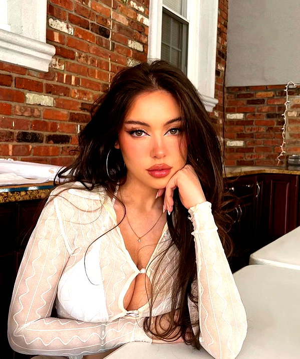 baddiesessence instagram image archive image