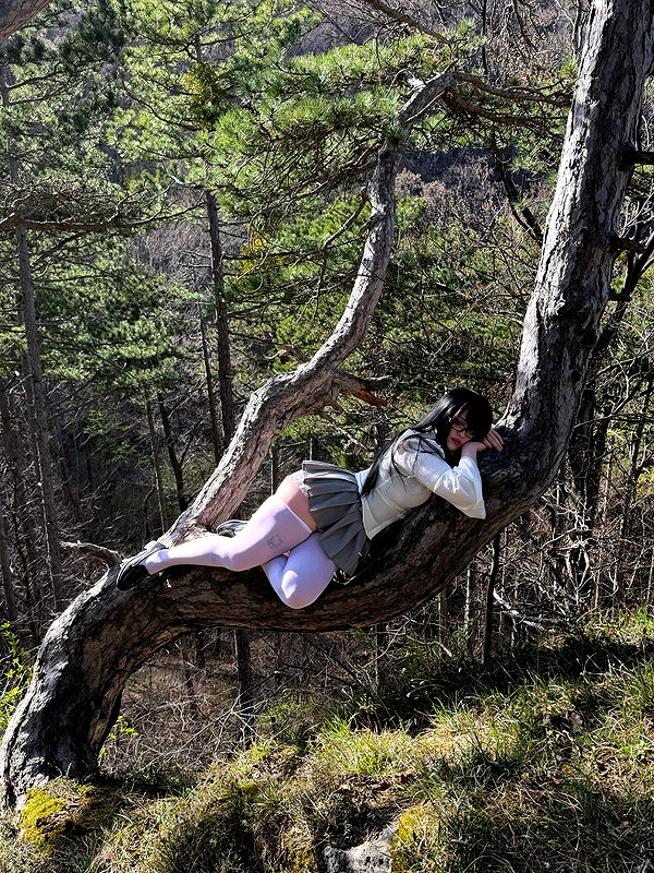 andasrose instagram image archive image