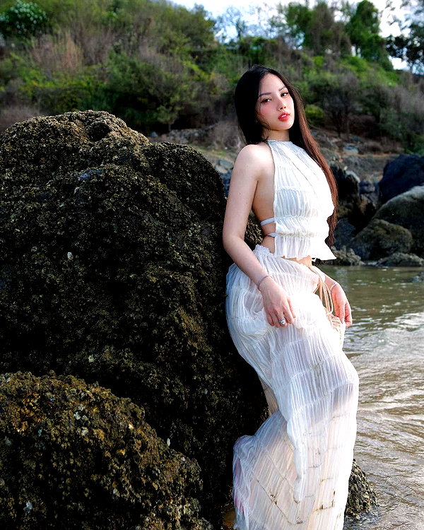 lyhythuedoxinh instagram image archive image