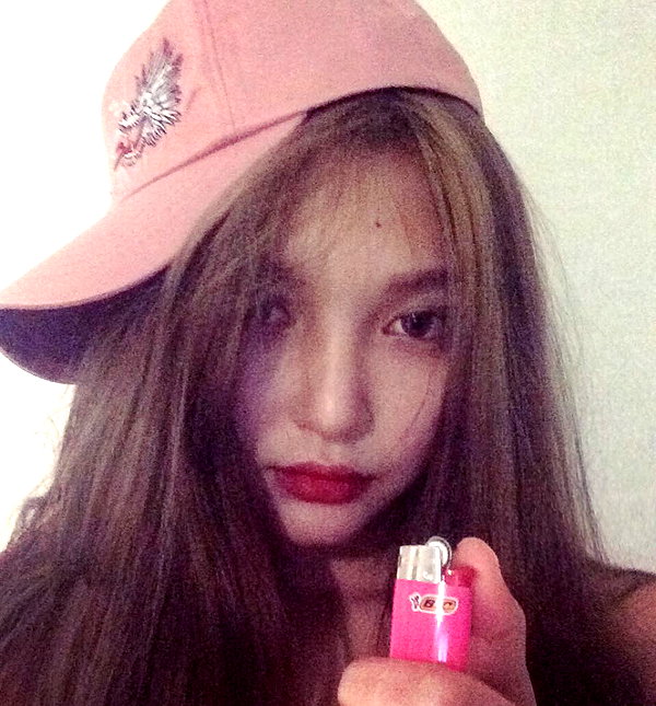 Archived image from @heroineseen on Instagram