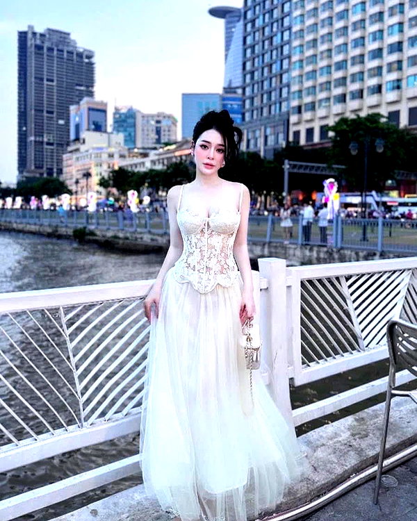 lyhythuedoxinh instagram image archive image