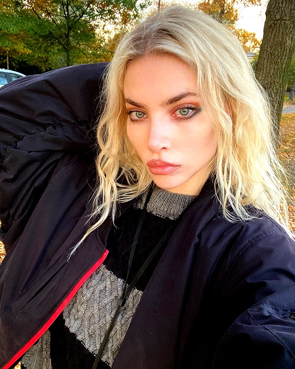 anya4everr instagram image archive image