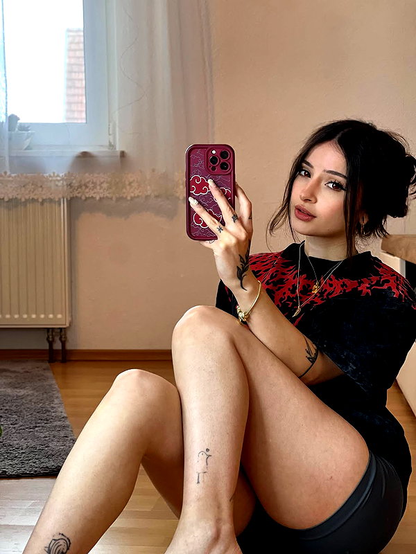 cata.leyah instagram image archive image