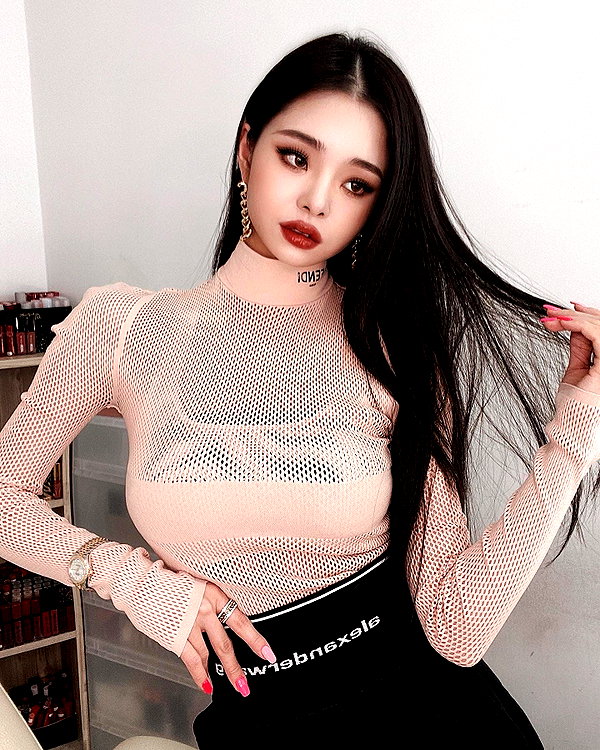 dear.zia instagram image archive image