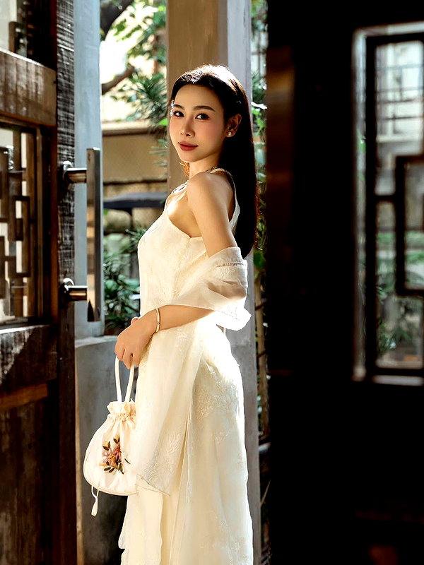 lyhythuedoxinh instagram image archive image