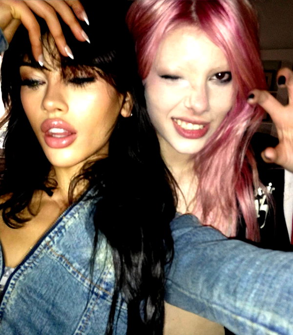 leonanaomii instagram image archive image