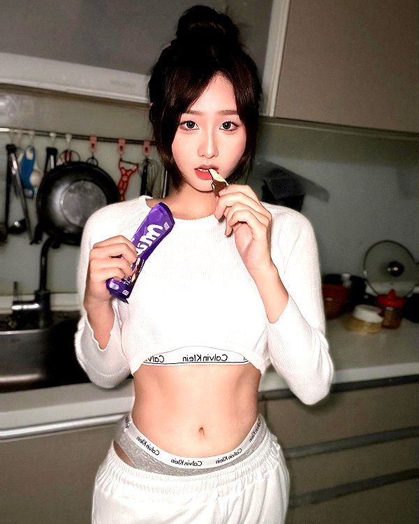 lai_931201 instagram image archive image