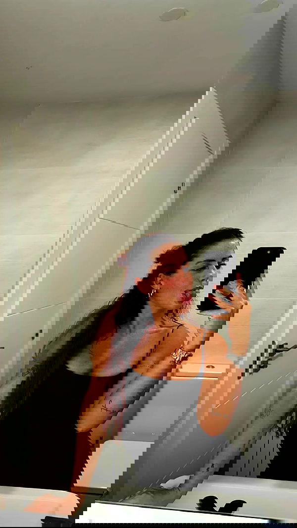 rebeccaschez rebeccaschez archive image