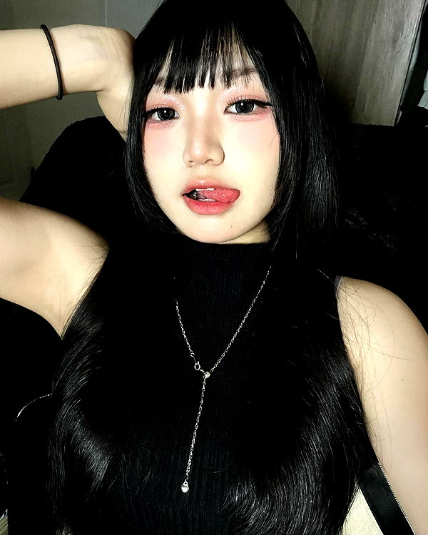 150_aiko instagram image archive image