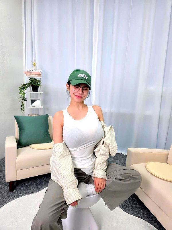 ro_bbin123 instagram image archive image
