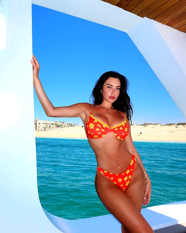 staskaranikolaou instagram image archive image