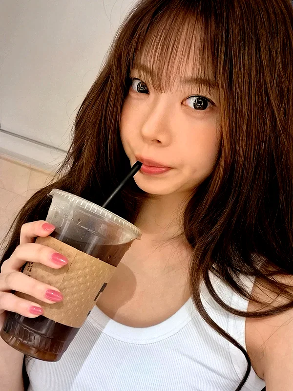 hhh.e_c.v instagram image archive image