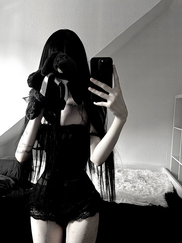 annaemiliaz instagram image archive image