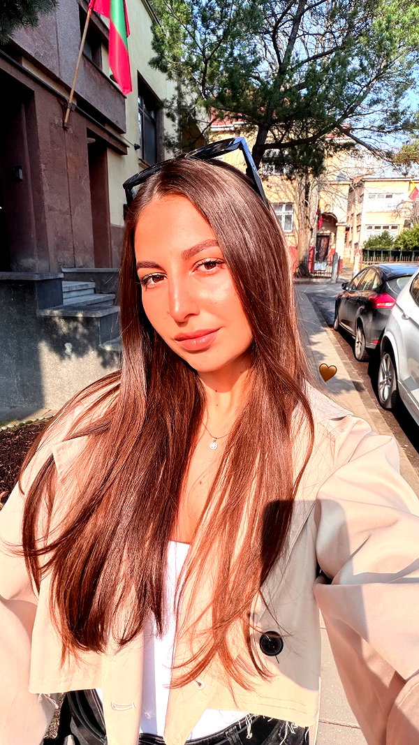 viki_dominev instagram image archive image