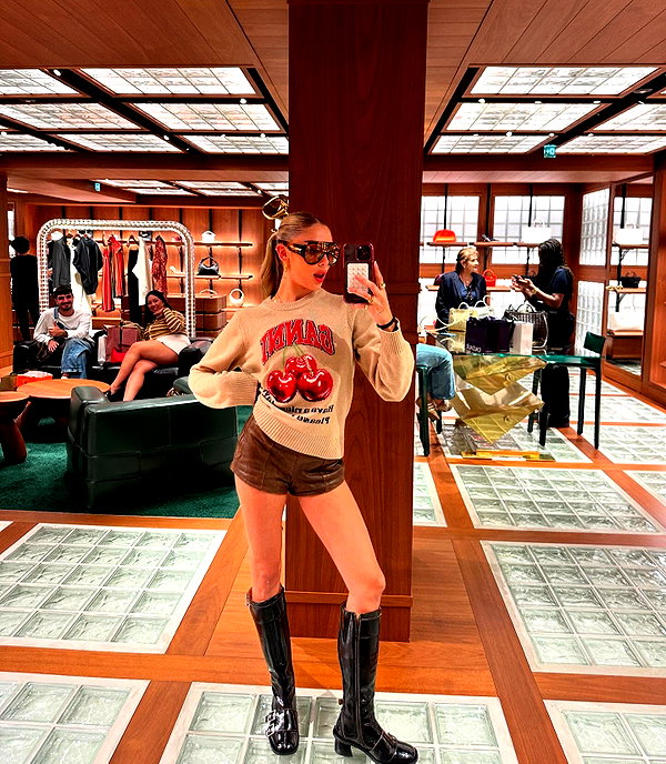maya.keyy instagram image archive image