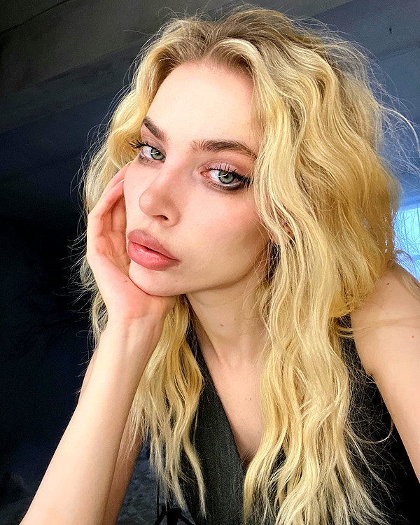 anya4everr instagram image archive image